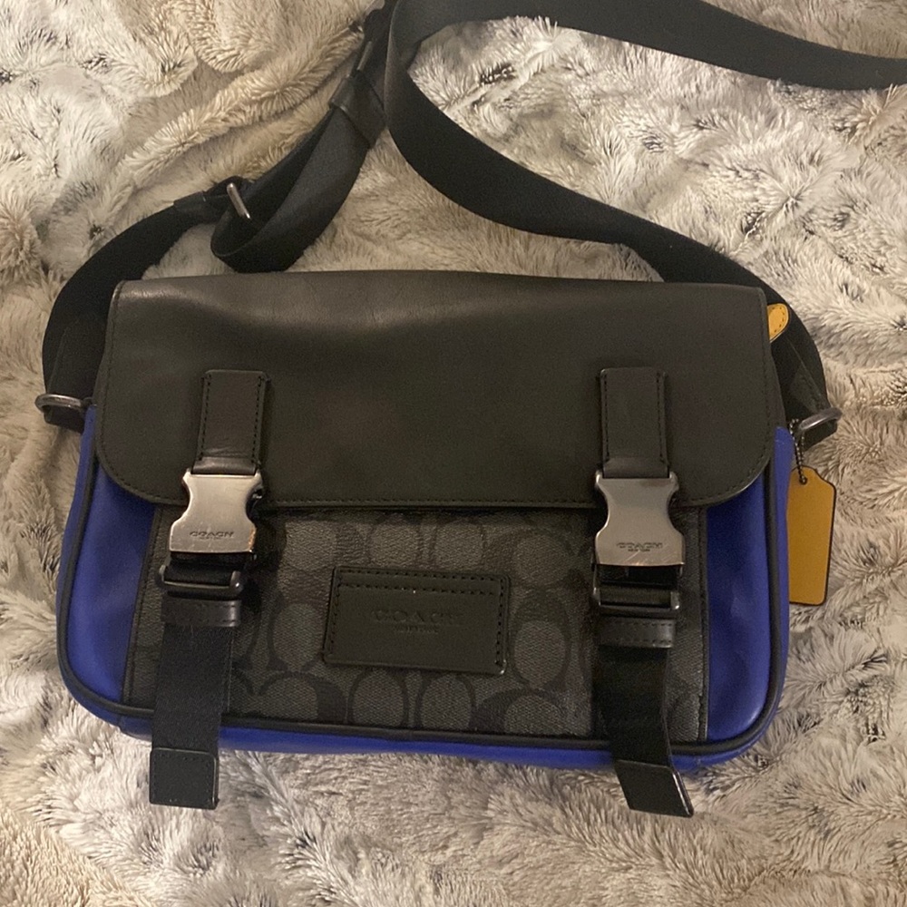 Coach crossbod bag slightly used great condition only little scratch where clip